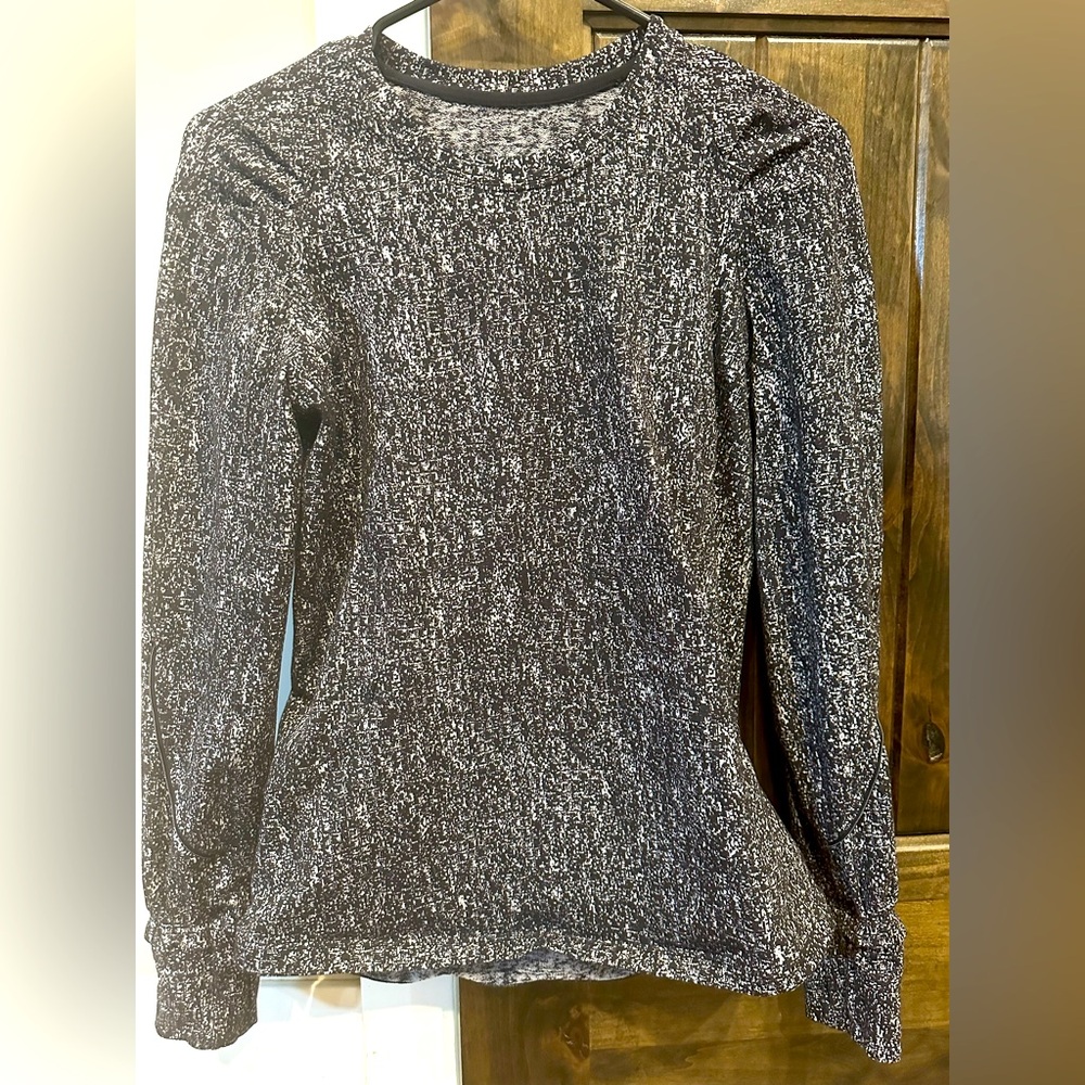 Lululemon Black and White Thicker Long Sleeve Running Top
